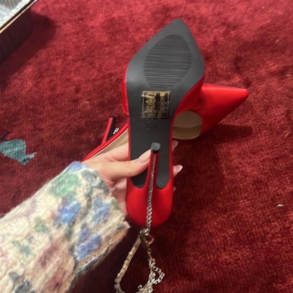 Red heels - Picture 3 of 3